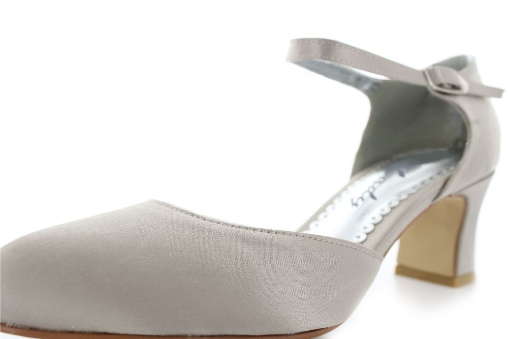 255-taupe-b Riemchen Pumps Happy taupe Satin