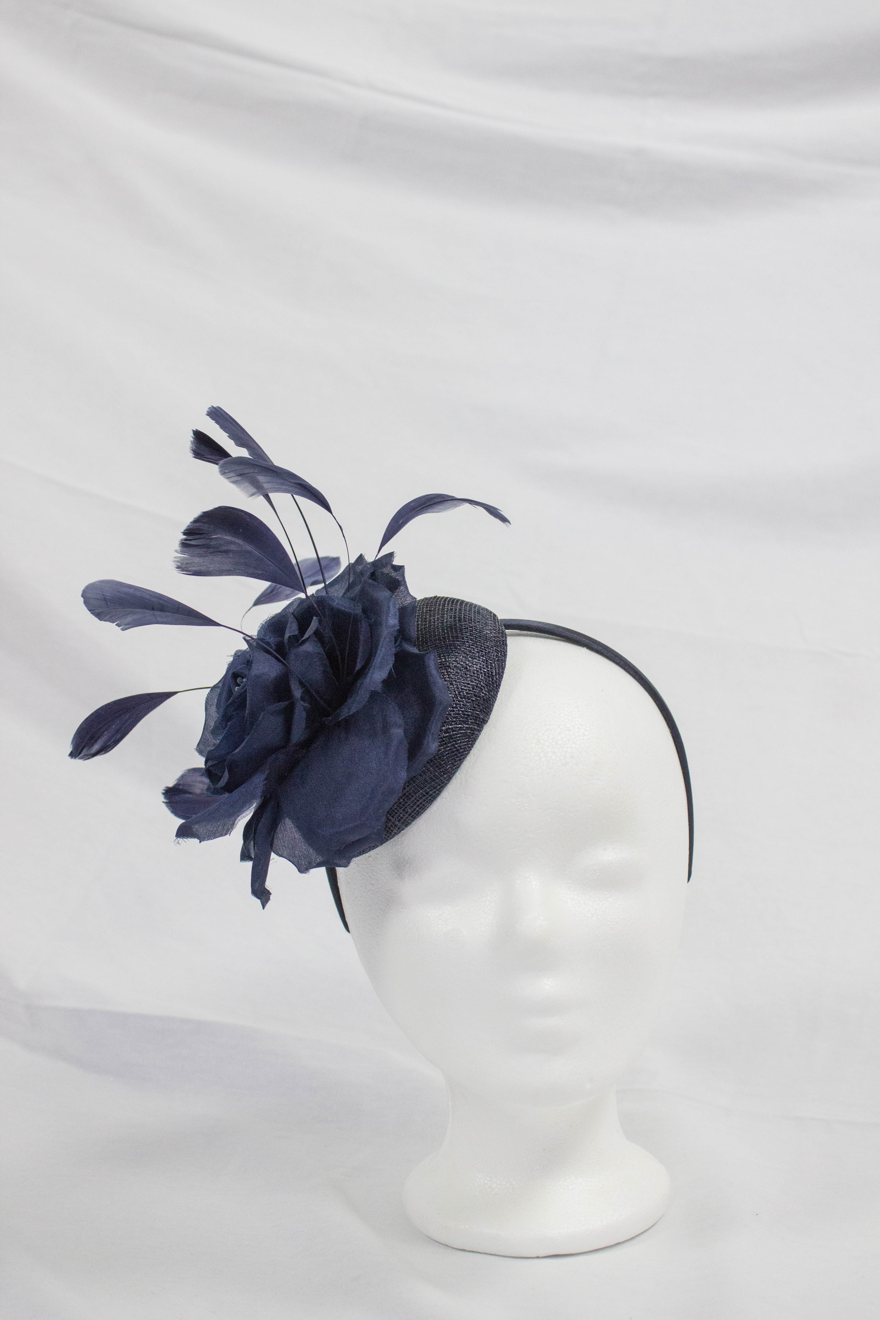 IMG_4302 eleganter Damenhut Elisabeth dunkelblaue Rose